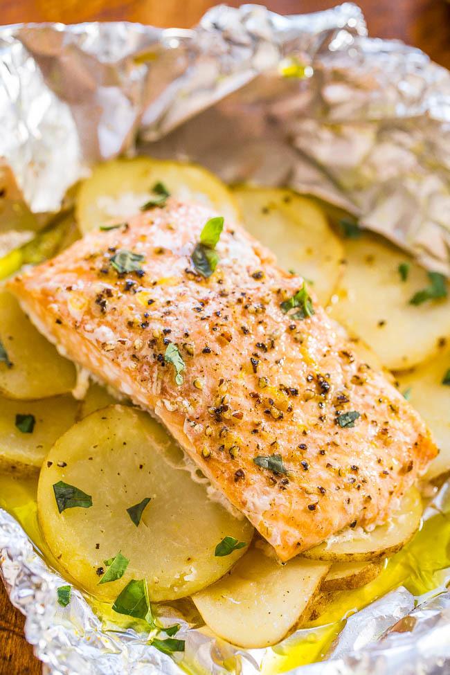 Easy Salmon and Potato Foil Packets - Dinner Recipe for tonight