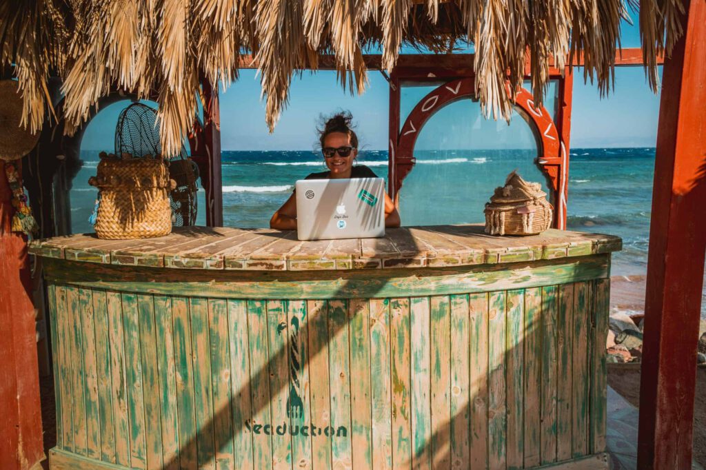 What Is a Digital Nomad And How to Know If It's For You
