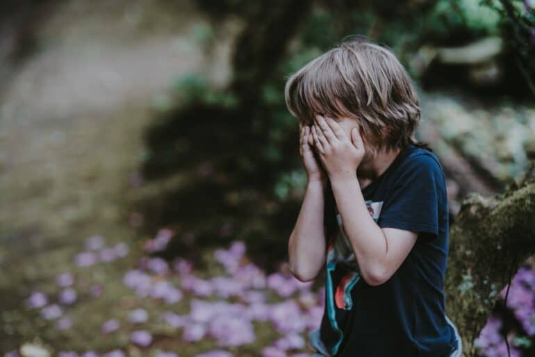 How To Help Your Children With Anxiety (Do's and Don'ts)